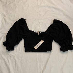 ✨NWT BCBGeneration Black Puff Sleeve Crop Top